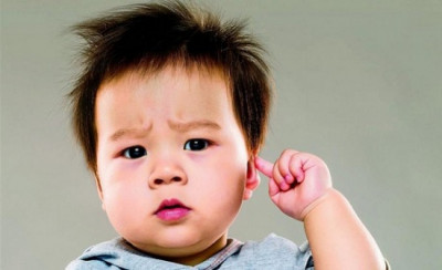 Tại sao trẻ nói lắp?