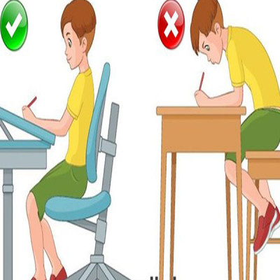3 tư thế ngồi xấu của bé nếu mẹ không sửa, lớn lên trẻ dễ cong vẹo người