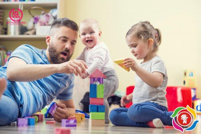 Cha mẹ nên dành thời gian cùng trẻ nhỏ