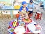 Giáo viên thi thực hành