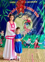 Chị Hằng và các bé