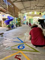 Trang trí sân trường