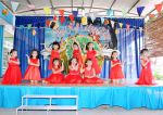 bé vui hội trăng rằm