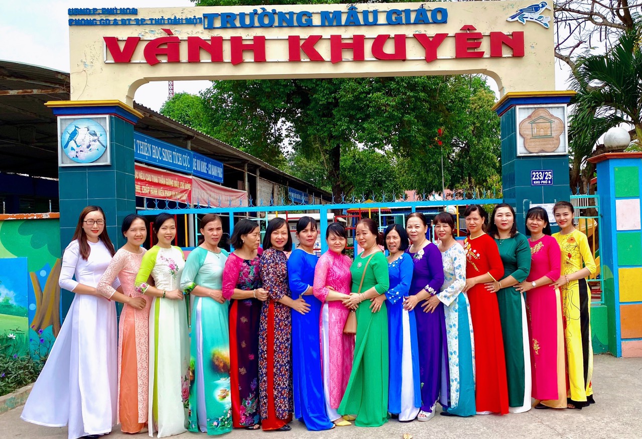Hưởng ứng tuần lễ mặc áo dài