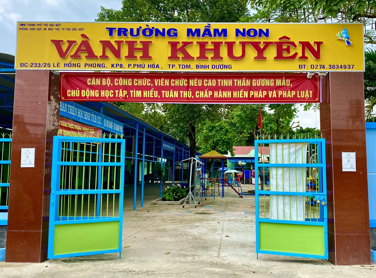 CÁN BỘ- CÔNG CHỨC- VIÊN CHỨC NÊU CAO TINH THẦN GƯƠNG MẪU, CHỦ ĐỘNG HỌC TẬP, TÌM HIỂU, TUÂN THỦ, CHẤP HÀNH HIẾN PHÁP VÀ PHÁP LUẬT
